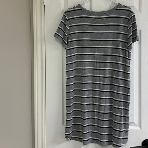 Garage Tee-Shirt Dress - Picture 2 of 4